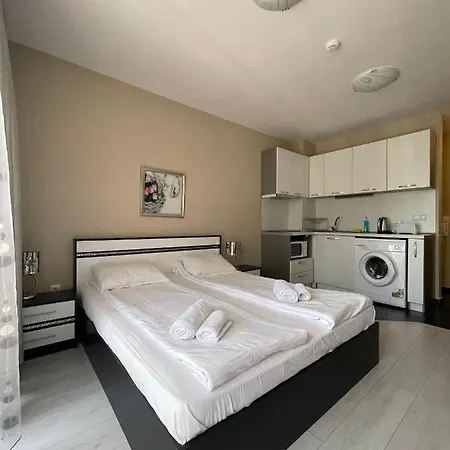 Admiral Plaza Color Apartment Sunny Beach